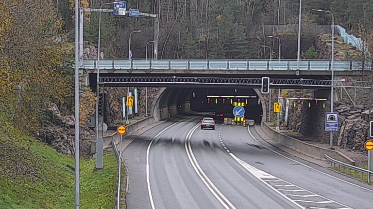 Kelikamerat Kuva Tie 102 Hiidenkallion tunneli, suuaukko etelä, Espoo, Uusimaa
