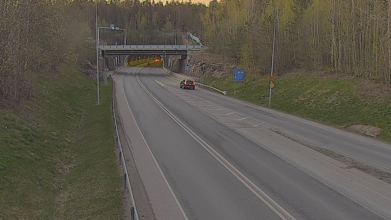 Kelikamerat Kuva Tie 102 Hiidenkallion tunneli, suuaukko etelä, Espoo, Uusimaa