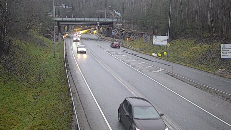 Weather Camera Image Tie 102 Hiidenkallion tunneli, suuaukko etelä, Espoo, Uusimaa