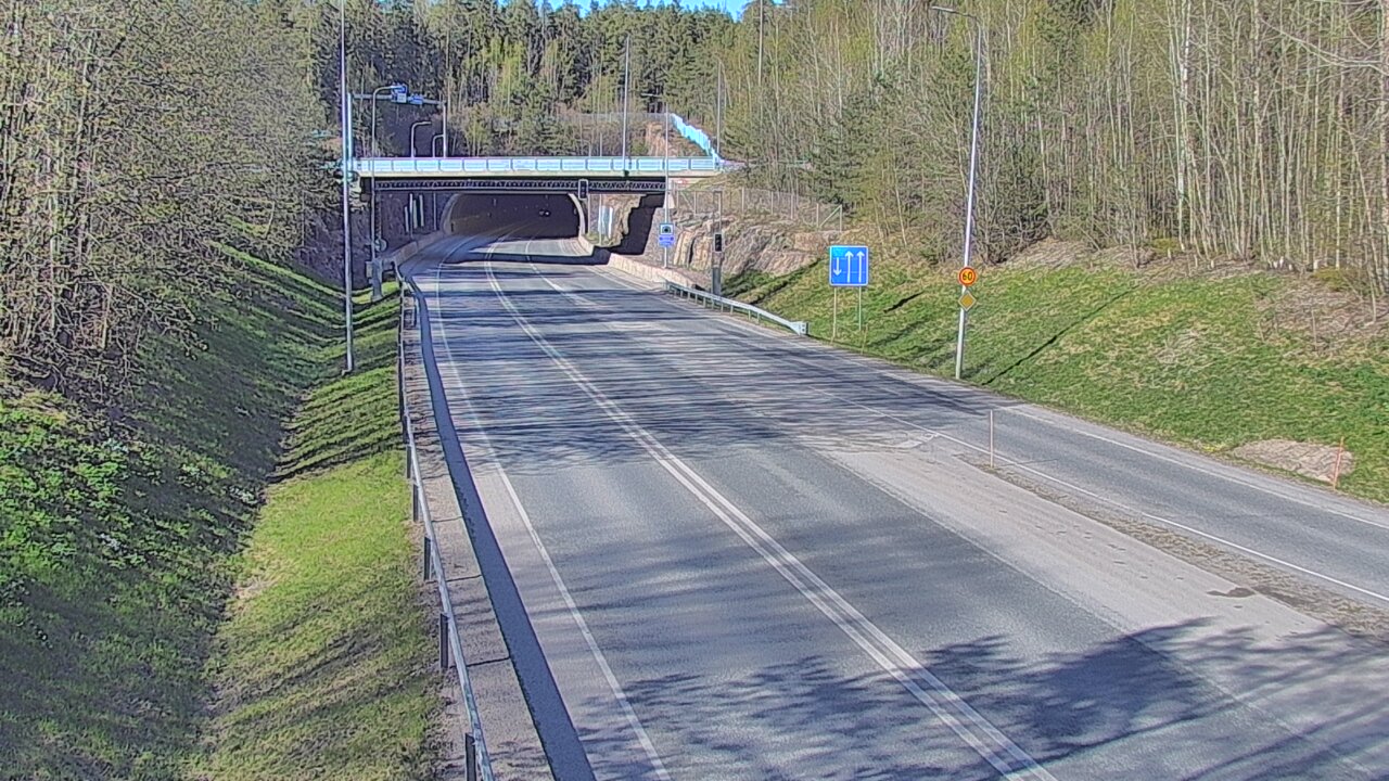 Kelikamerat Kuva Tie 102 Hiidenkallion tunneli, suuaukko etelä, Espoo, Uusimaa
