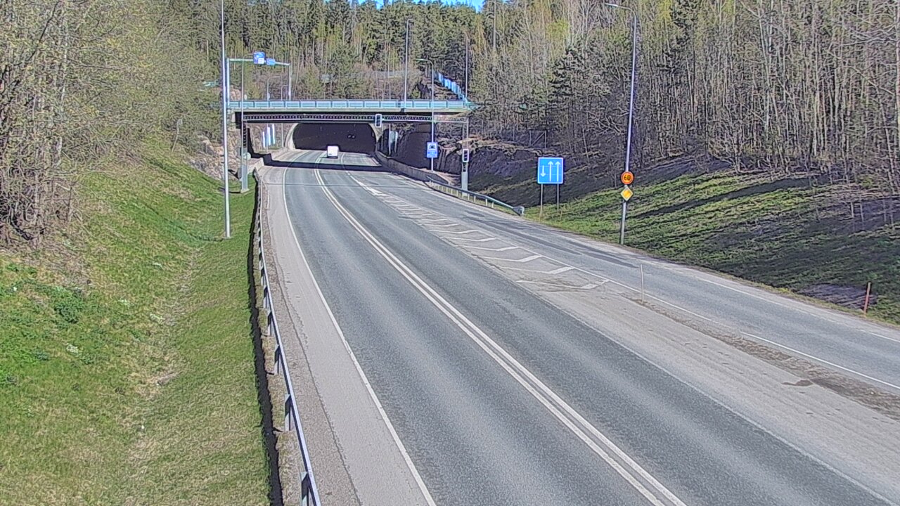 Kelikamerat Kuva Tie 102 Hiidenkallion tunneli, suuaukko etelä, Espoo, Uusimaa