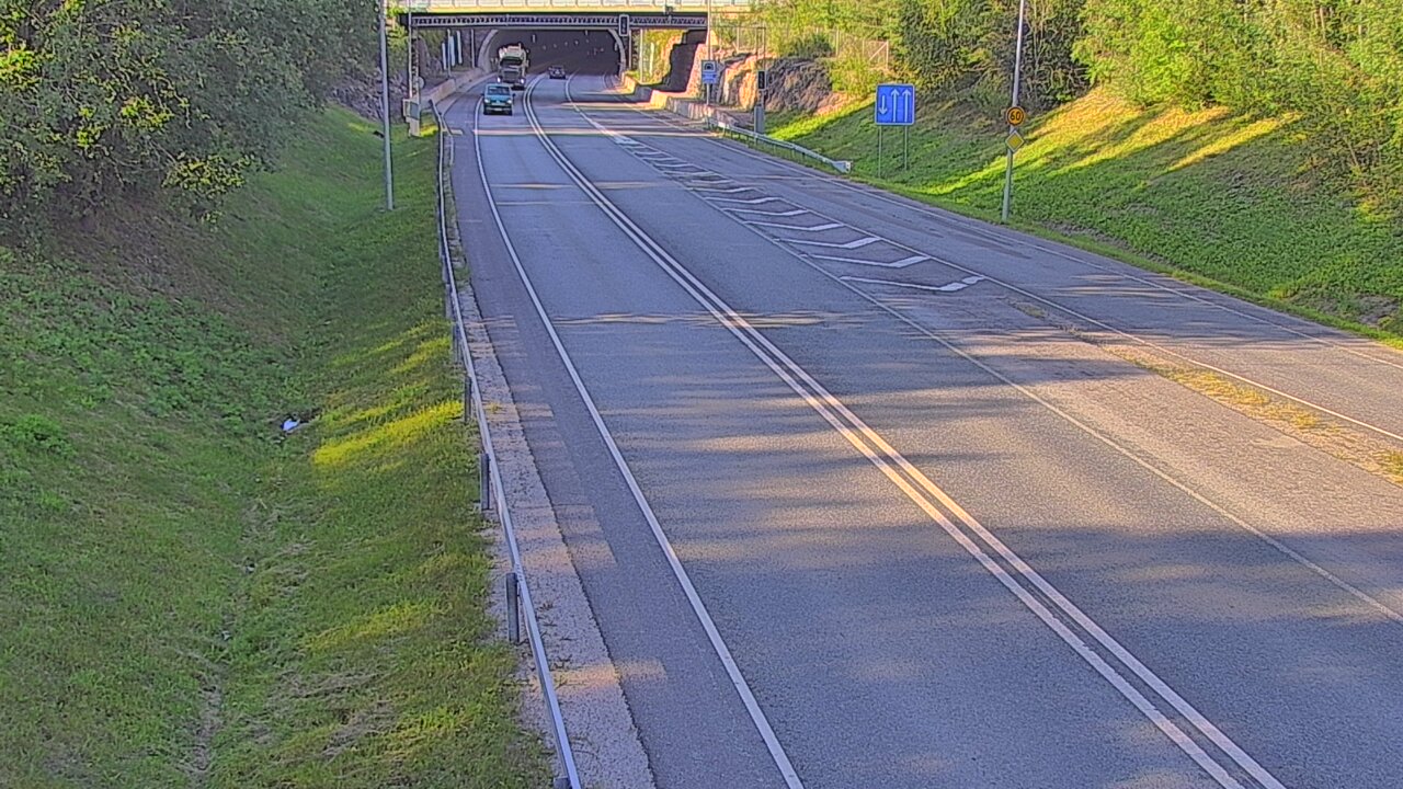 Kelikamerat Kuva Tie 102 Hiidenkallion tunneli, suuaukko etelä, Espoo, Uusimaa
