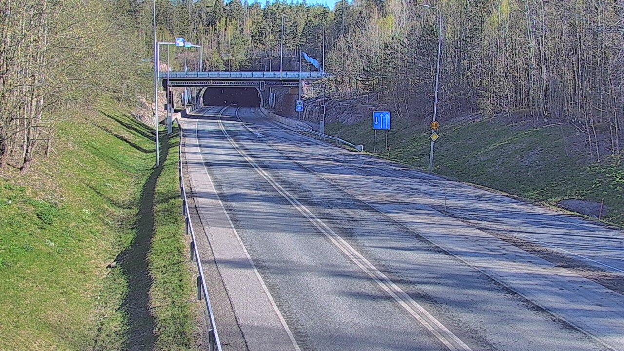 Kelikamerat Kuva Tie 102 Hiidenkallion tunneli, suuaukko etelä, Espoo, Uusimaa