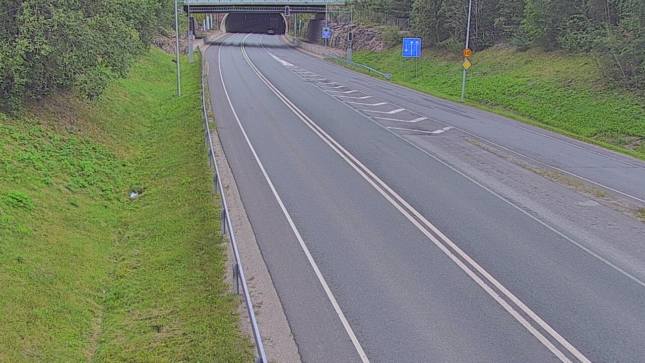 Weather Camera Image Tie 102 Hiidenkallion tunneli, suuaukko etelä, Espoo, Uusimaa