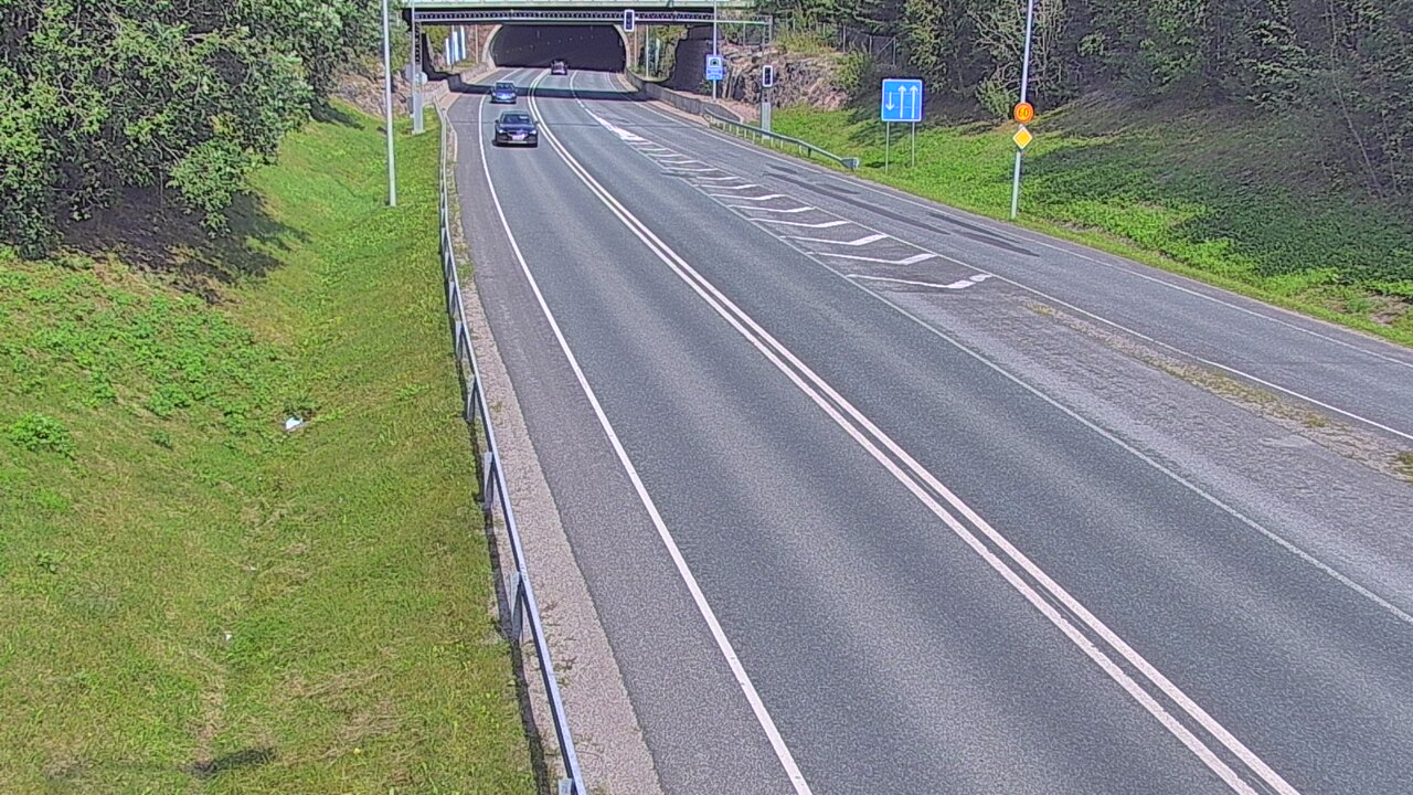 Weather Camera Image Tie 102 Hiidenkallion tunneli, suuaukko etelä, Espoo, Uusimaa