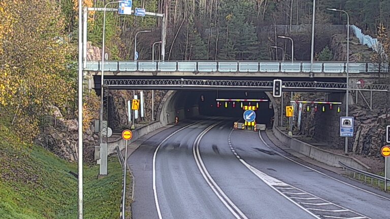 Kelikamerat Kuva Tie 102 Hiidenkallion tunneli, suuaukko etelä, Espoo, Uusimaa