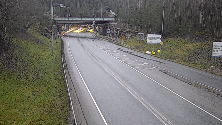 Weather Camera Image Tie 102 Hiidenkallion tunneli, suuaukko etelä, Espoo, Uusimaa