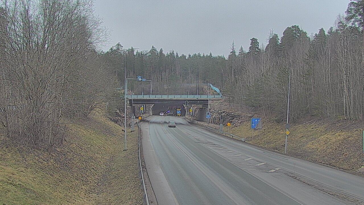 Weather Camera Image Tie 102 Hiidenkallion tunneli, suuaukko etelä, Espoo, Uusimaa