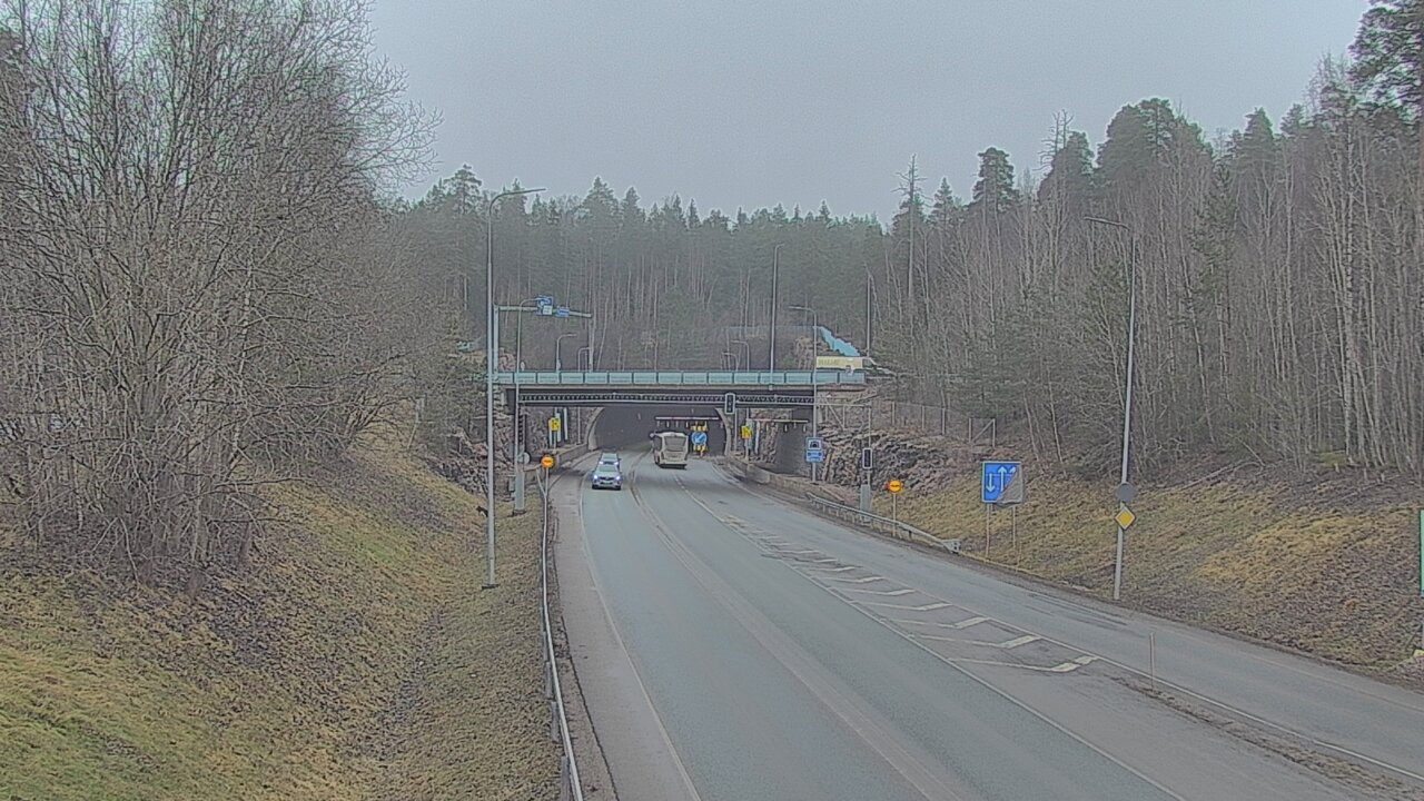 Weather Camera Image Tie 102 Hiidenkallion tunneli, suuaukko etelä, Espoo, Uusimaa