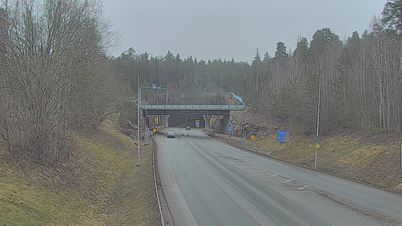 Weather Camera Image Tie 102 Hiidenkallion tunneli, suuaukko etelä, Espoo, Uusimaa