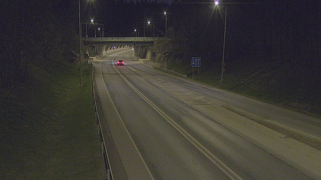 Kelikamerat Kuva Tie 102 Hiidenkallion tunneli, suuaukko etelä, Espoo, Uusimaa