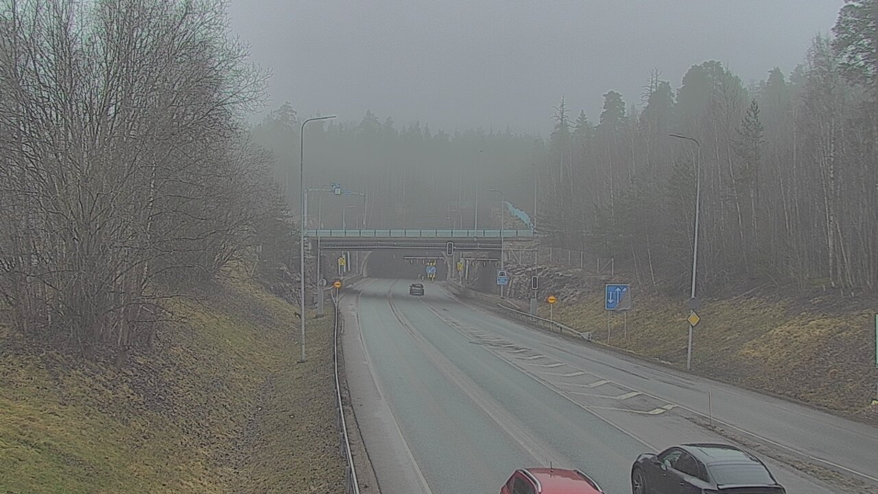 Weather Camera Image Tie 102 Hiidenkallion tunneli, suuaukko etelä, Espoo, Uusimaa
