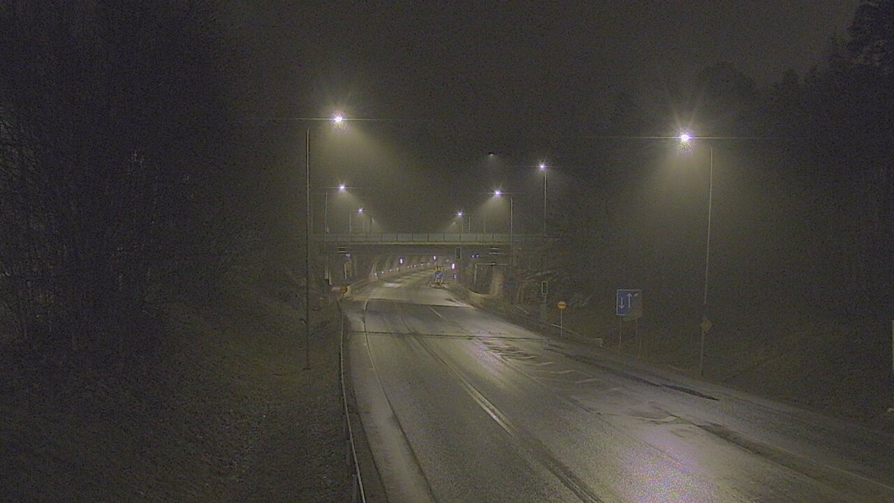 Kelikamerat Kuva Tie 102 Hiidenkallion tunneli, suuaukko etelä, Espoo, Uusimaa