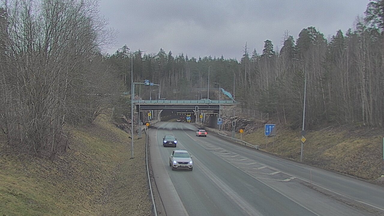 Weather Camera Image Tie 102 Hiidenkallion tunneli, suuaukko etelä, Espoo, Uusimaa