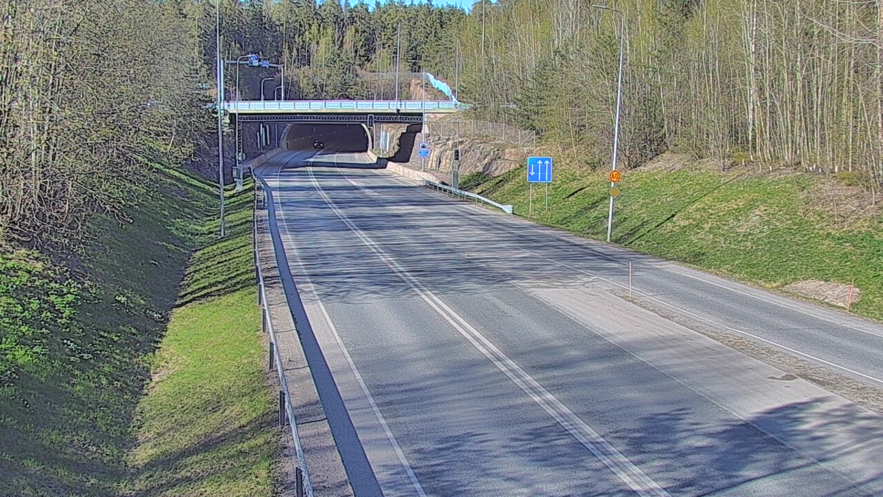 Kelikamerat Kuva Tie 102 Hiidenkallion tunneli, suuaukko etelä, Espoo, Uusimaa