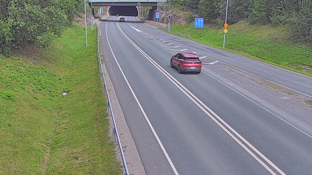 Kelikamerat Kuva Tie 102 Hiidenkallion tunneli, suuaukko etelä, Espoo, Uusimaa