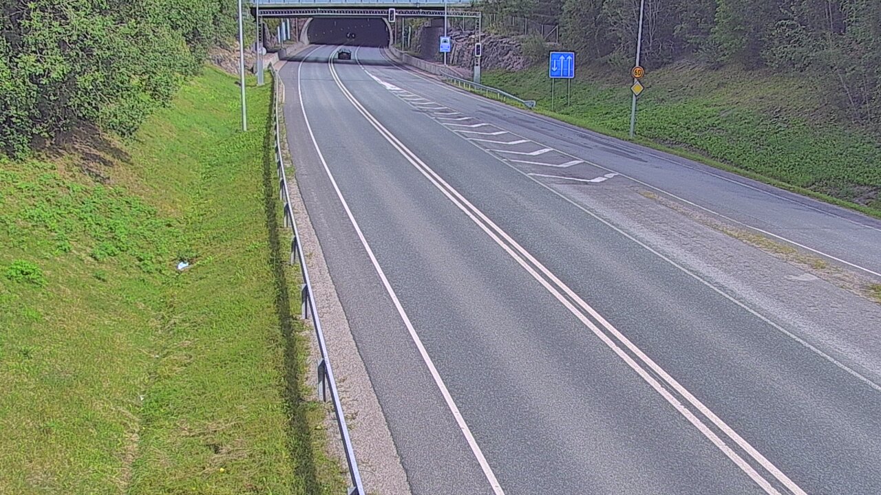 Kelikamerat Kuva Tie 102 Hiidenkallion tunneli, suuaukko etelä, Espoo, Uusimaa