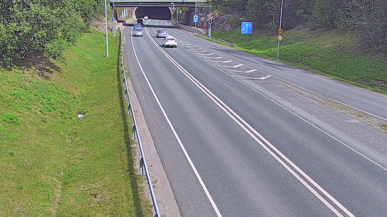 Weather Camera Image Tie 102 Hiidenkallion tunneli, suuaukko etelä, Espoo, Uusimaa