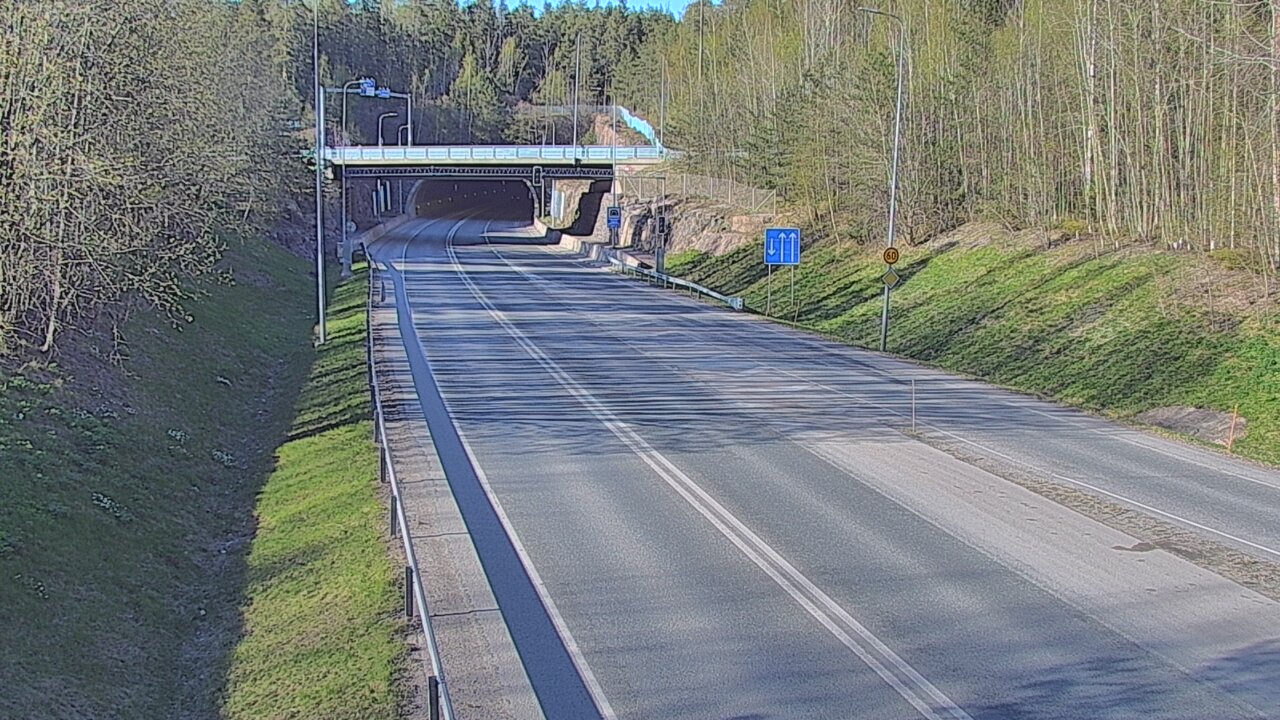 Kelikamerat Kuva Tie 102 Hiidenkallion tunneli, suuaukko etelä, Espoo, Uusimaa