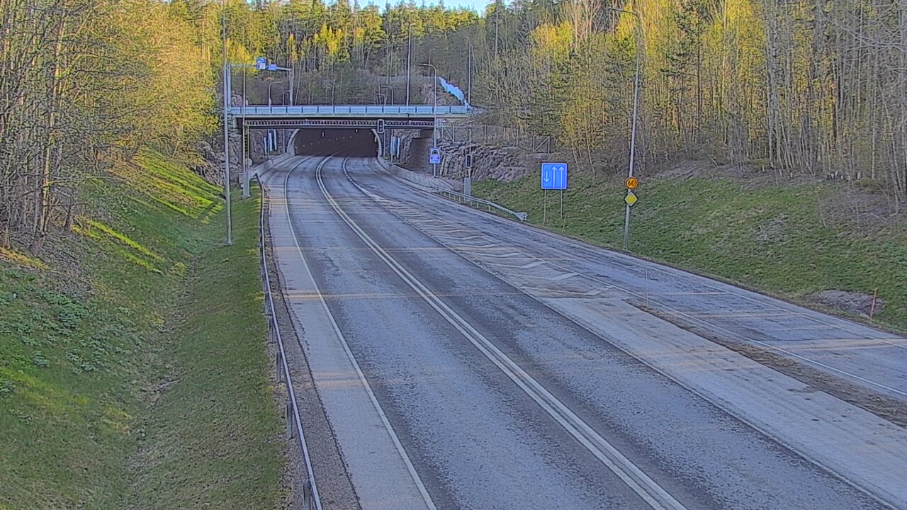 Kelikamerat Kuva Tie 102 Hiidenkallion tunneli, suuaukko etelä, Espoo, Uusimaa