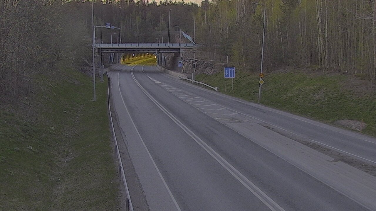Kelikamerat Kuva Tie 102 Hiidenkallion tunneli, suuaukko etelä, Espoo, Uusimaa
