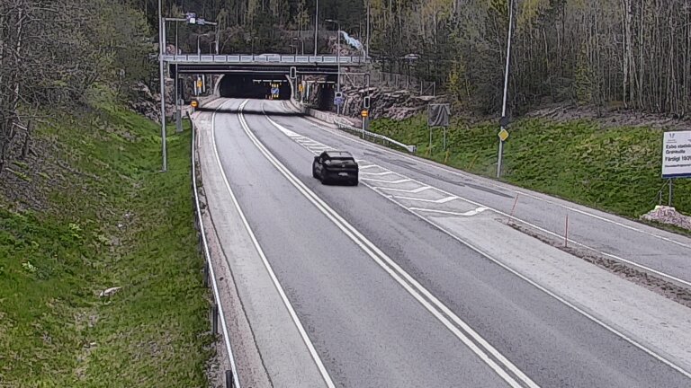 Weather Camera Image Tie 102 Hiidenkallion tunneli, suuaukko etelä, Espoo, Uusimaa