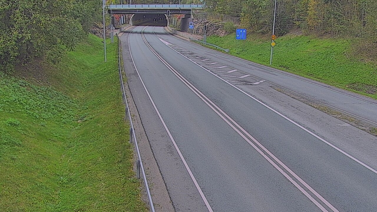Kelikamerat Kuva Tie 102 Hiidenkallion tunneli, suuaukko etelä, Espoo, Uusimaa