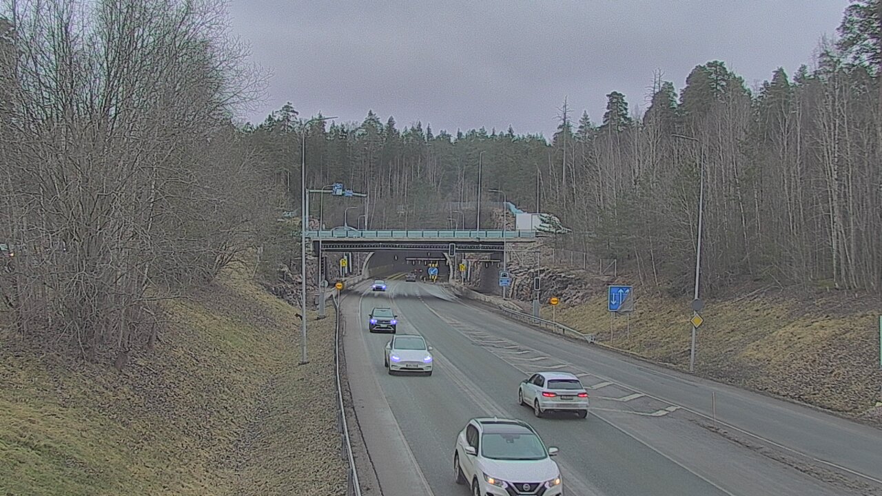 Weather Camera Image Tie 102 Hiidenkallion tunneli, suuaukko etelä, Espoo, Uusimaa