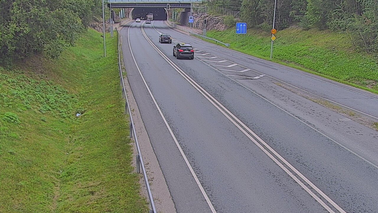 Weather Camera Image Tie 102 Hiidenkallion tunneli, suuaukko etelä, Espoo, Uusimaa