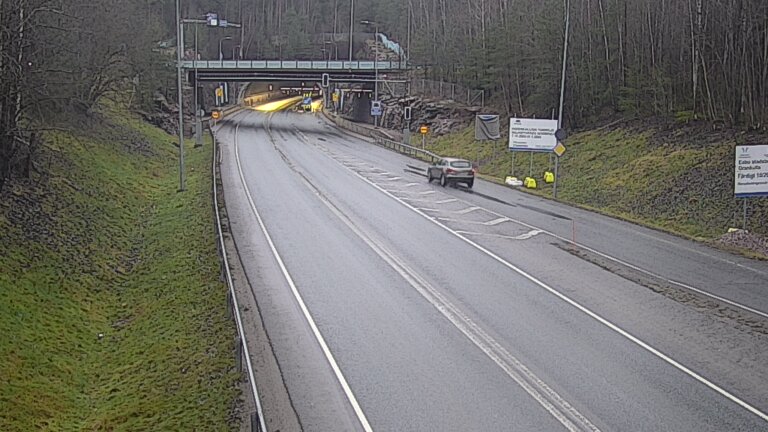 Weather Camera Image Tie 102 Hiidenkallion tunneli, suuaukko etelä, Espoo, Uusimaa