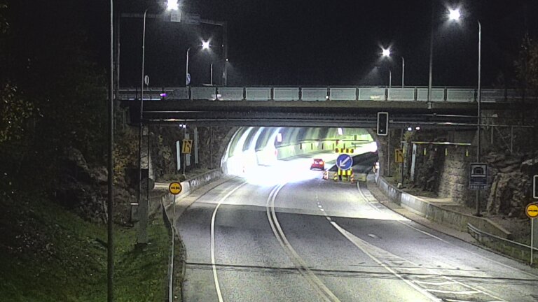 Weather Camera Image Tie 102 Hiidenkallion tunneli, suuaukko etelä, Espoo, Uusimaa