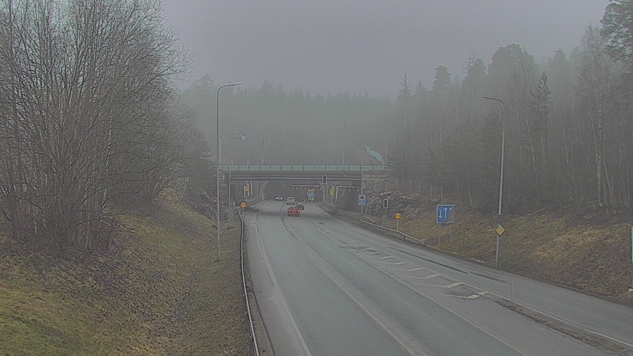 Weather Camera Image Tie 102 Hiidenkallion tunneli, suuaukko etelä, Espoo, Uusimaa