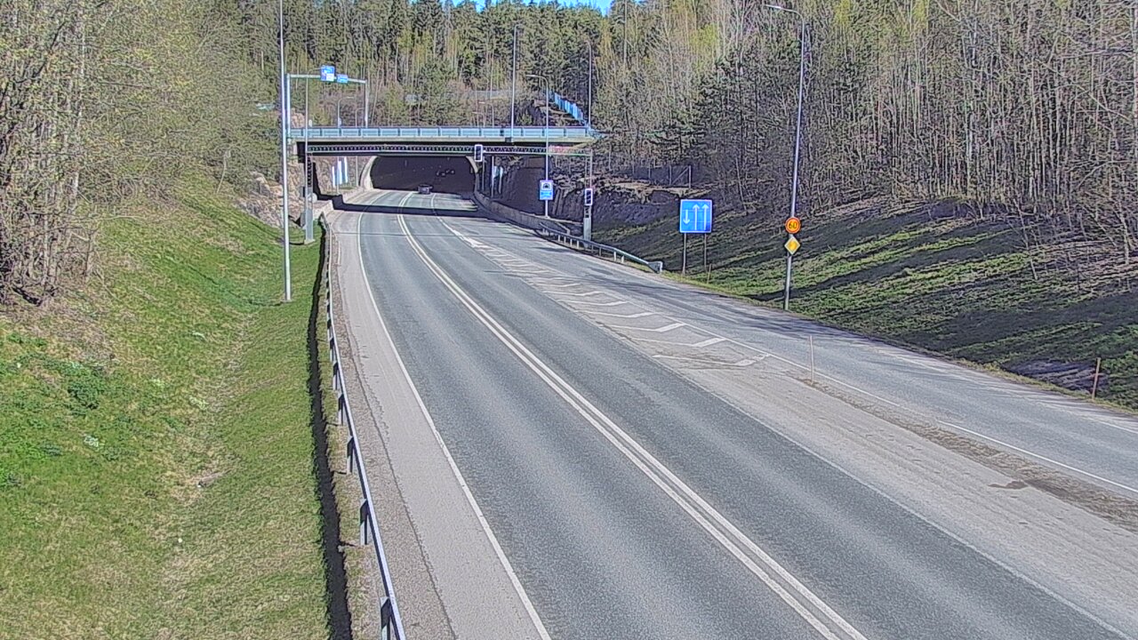 Kelikamerat Kuva Tie 102 Hiidenkallion tunneli, suuaukko etelä, Espoo, Uusimaa