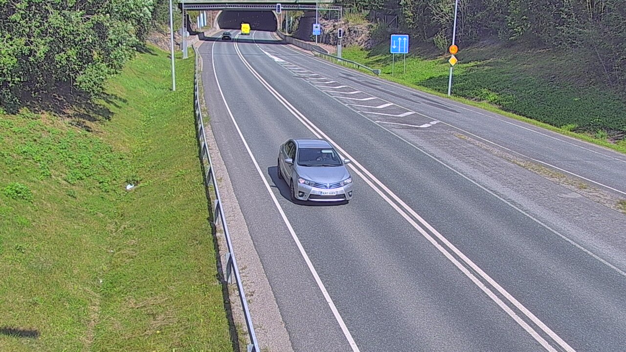 Weather Camera Image Tie 102 Hiidenkallion tunneli, suuaukko etelä, Espoo, Uusimaa
