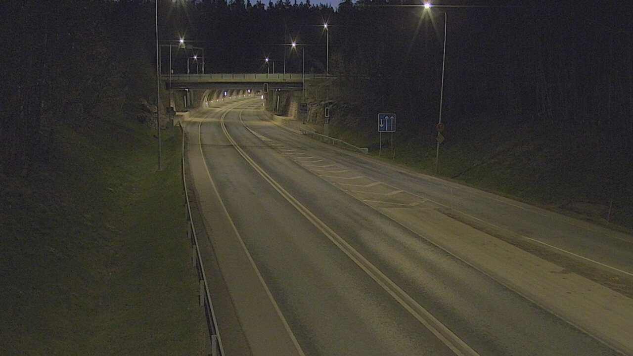 Kelikamerat Kuva Tie 102 Hiidenkallion tunneli, suuaukko etelä, Espoo, Uusimaa