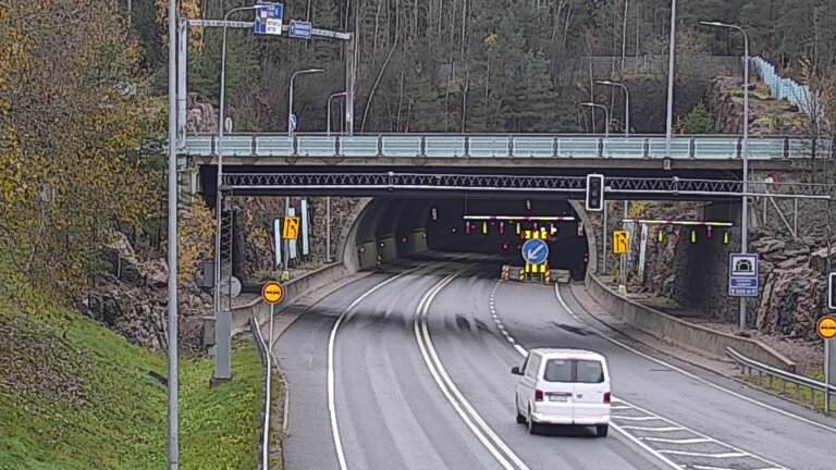 Kelikamerat Kuva Tie 102 Hiidenkallion tunneli, suuaukko etelä, Espoo, Uusimaa