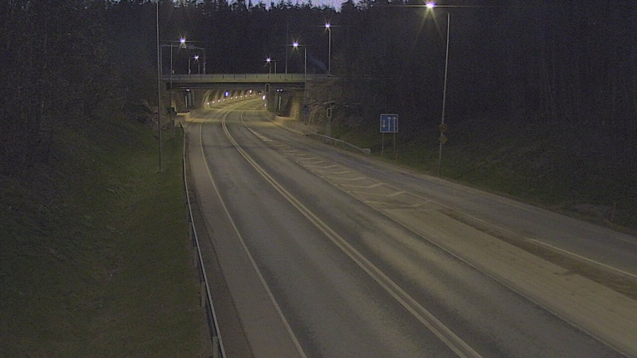 Kelikamerat Kuva Tie 102 Hiidenkallion tunneli, suuaukko etelä, Espoo, Uusimaa