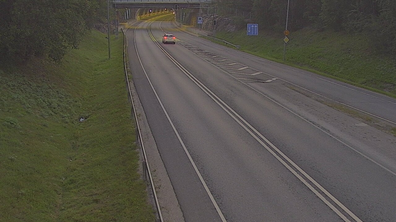 Kelikamerat Kuva Tie 102 Hiidenkallion tunneli, suuaukko etelä, Espoo, Uusimaa
