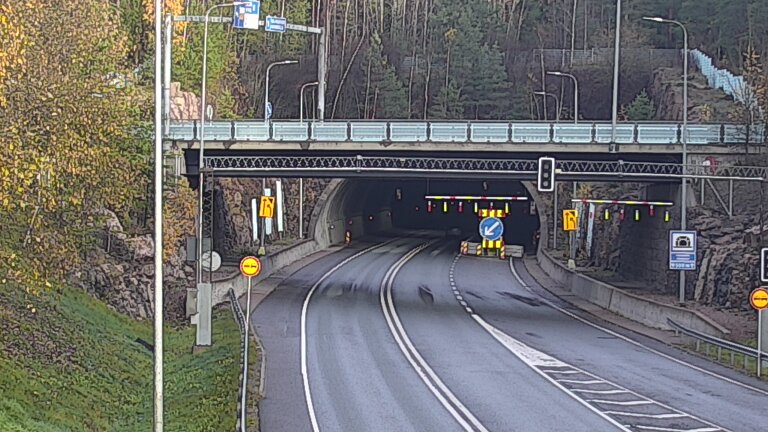 Kelikamerat Kuva Tie 102 Hiidenkallion tunneli, suuaukko etelä, Espoo, Uusimaa