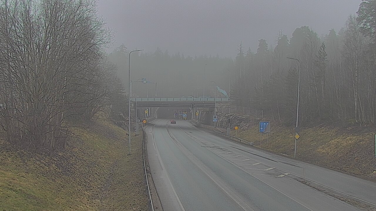 Kelikamerat Kuva Tie 102 Hiidenkallion tunneli, suuaukko etelä, Espoo, Uusimaa