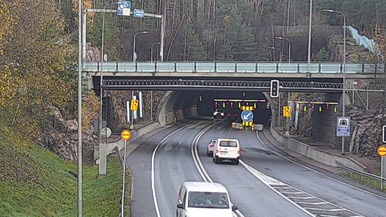 Kelikamerat Kuva Tie 102 Hiidenkallion tunneli, suuaukko etelä, Espoo, Uusimaa