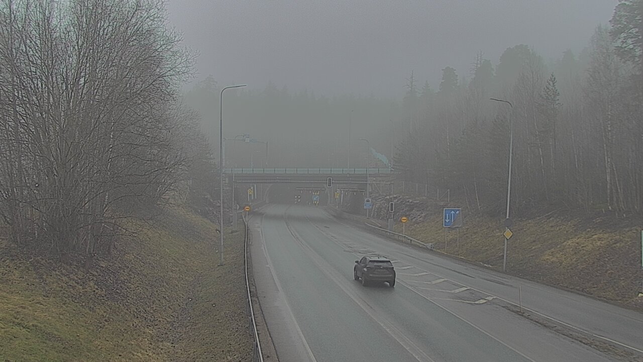Weather Camera Image Tie 102 Hiidenkallion tunneli, suuaukko etelä, Espoo, Uusimaa