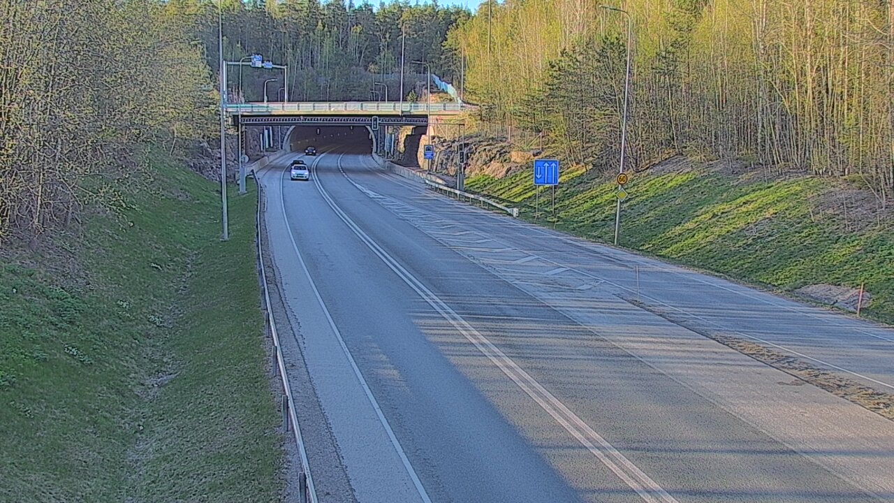 Kelikamerat Kuva Tie 102 Hiidenkallion tunneli, suuaukko etelä, Espoo, Uusimaa