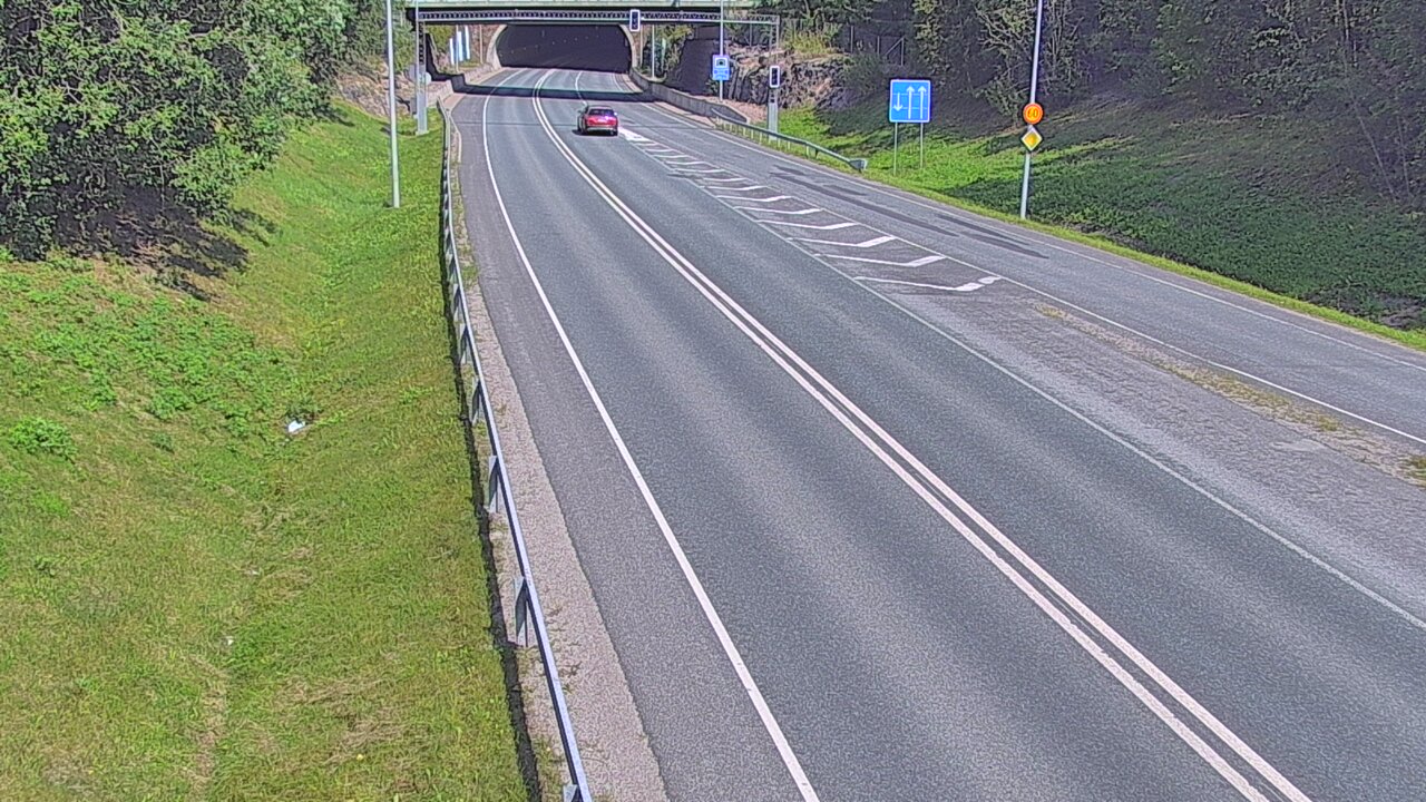 Weather Camera Image Tie 102 Hiidenkallion tunneli, suuaukko etelä, Espoo, Uusimaa