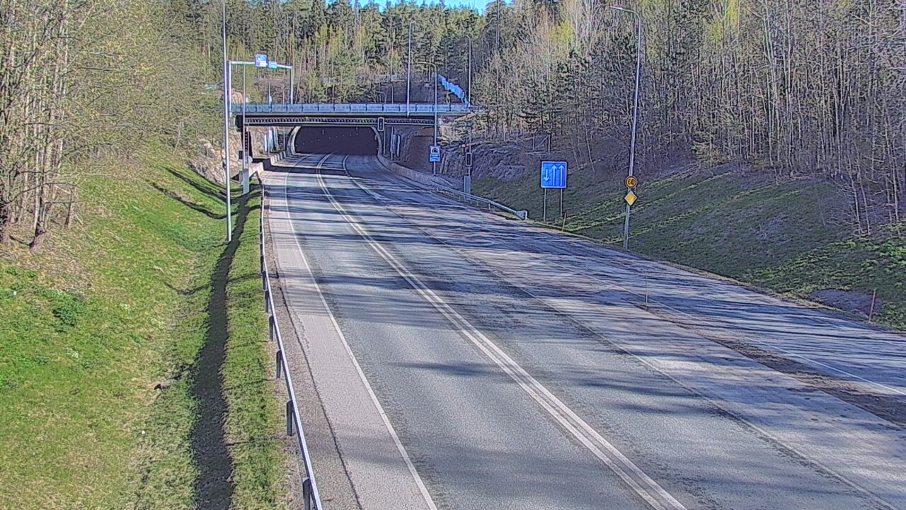 Kelikamerat Kuva Tie 102 Hiidenkallion tunneli, suuaukko etelä, Espoo, Uusimaa