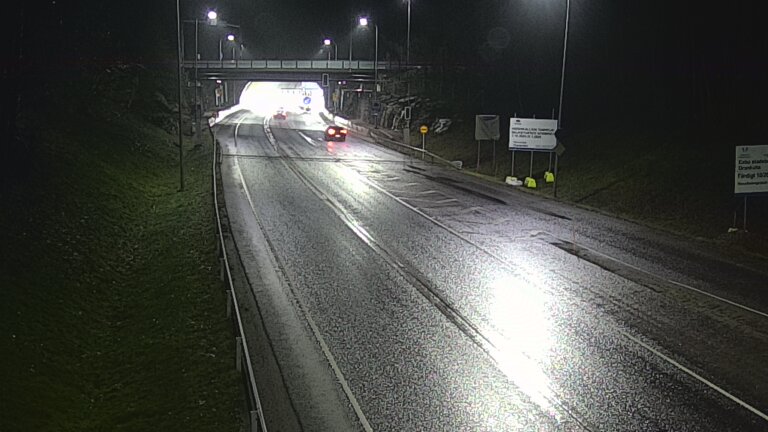 Weather Camera Image Tie 102 Hiidenkallion tunneli, suuaukko etelä, Espoo, Uusimaa