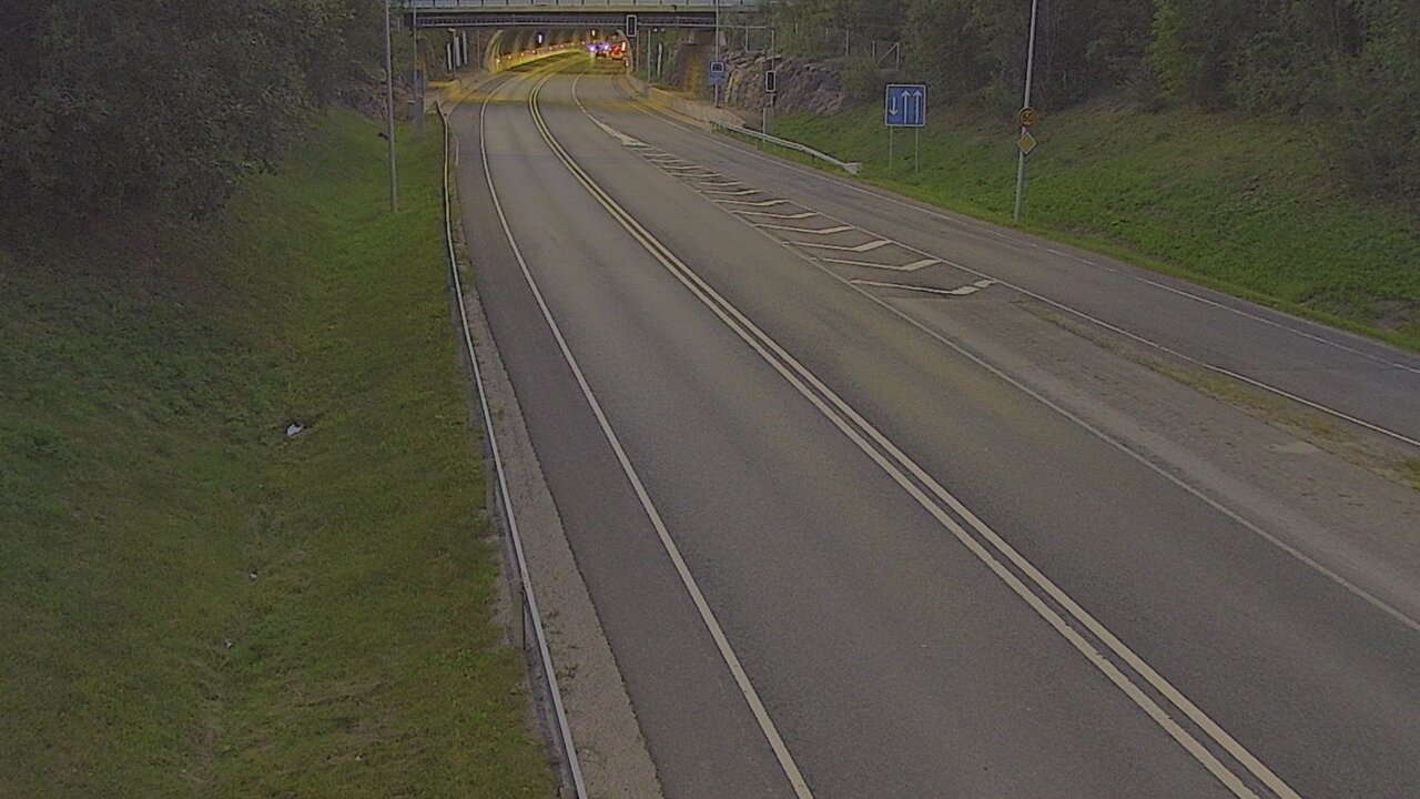 Kelikamerat Kuva Tie 102 Hiidenkallion tunneli, suuaukko etelä, Espoo, Uusimaa