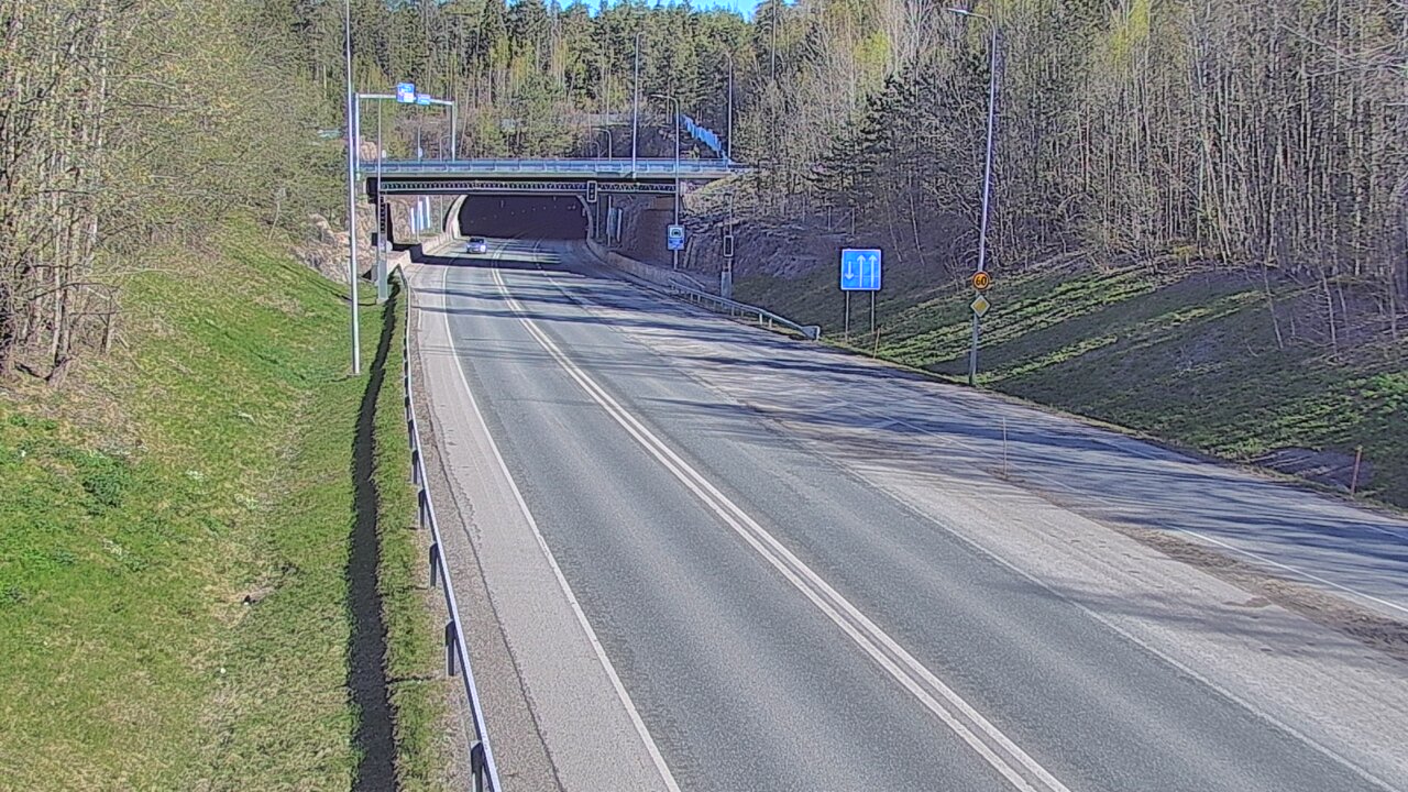 Kelikamerat Kuva Tie 102 Hiidenkallion tunneli, suuaukko etelä, Espoo, Uusimaa