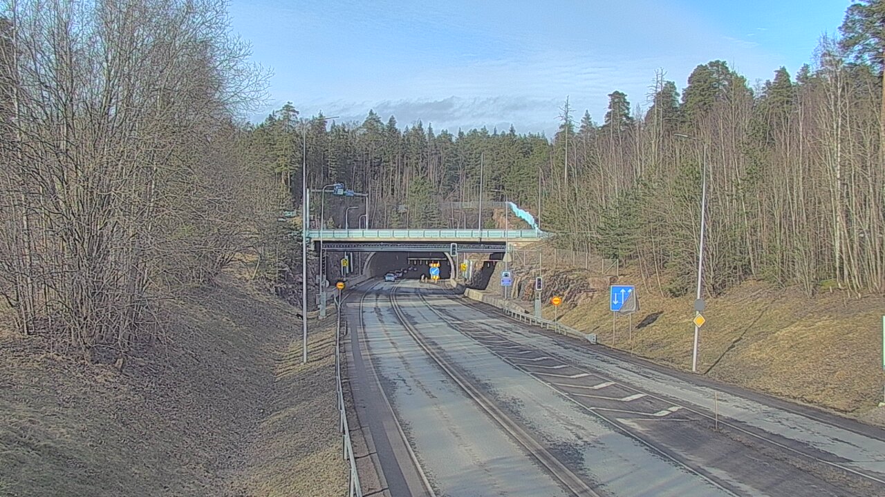 Kelikamerat Kuva Tie 102 Hiidenkallion tunneli, suuaukko etelä, Espoo, Uusimaa