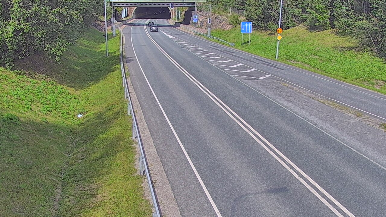 Kelikamerat Kuva Tie 102 Hiidenkallion tunneli, suuaukko etelä, Espoo, Uusimaa